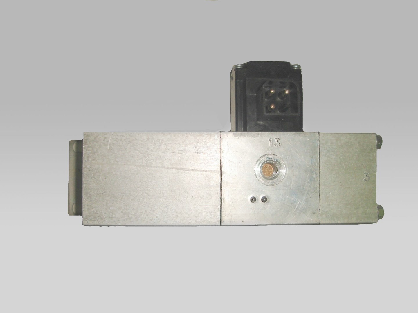 200.09.H001.jpg