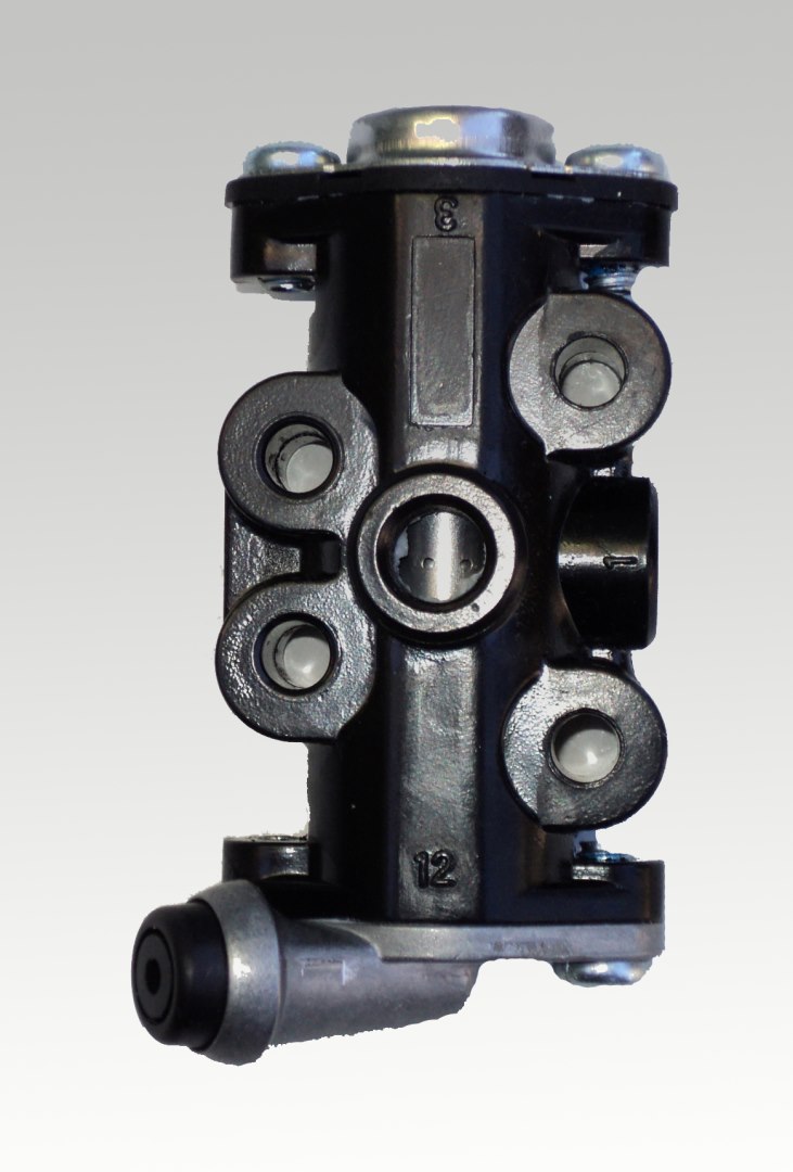 200.21.M015.jpg